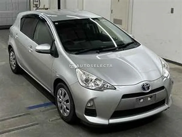 Toyota Aqua 2013, auction grade R