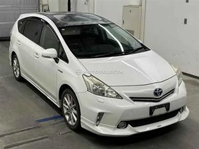 Toyota Prius Alpha 2011, auction grade 3.5