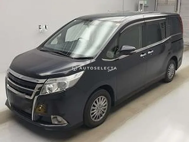 Toyota Esquire 2015, auction grade RA