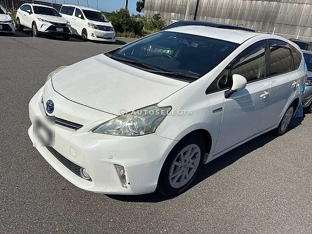Toyota Prius Alpha 2014, auction grade R