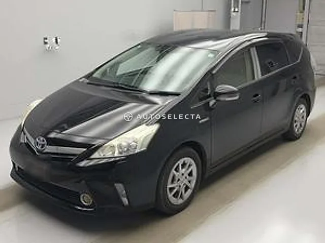 Toyota Prius Alpha 2012, auction grade R