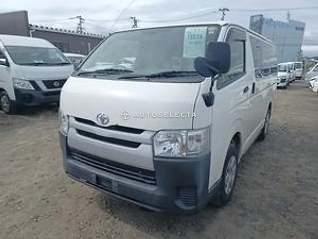 Toyota Hiace 2017, auction grade 3.5