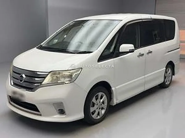 Nissan Serena 2011, auction grade 3.5