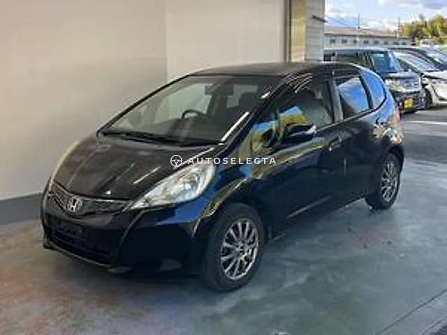 Honda Fit 2011, auction grade R