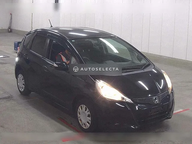 Honda Fit 2011, auction grade 3