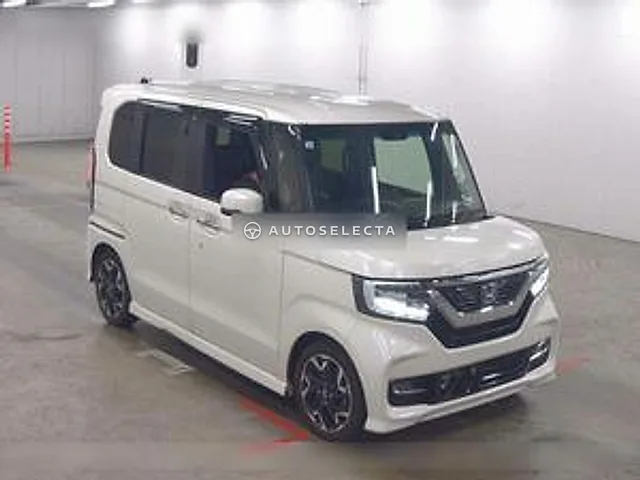 Honda N-BOX Custom 2017, auction grade 4