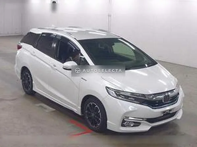 Honda Shuttle 2018, auction grade 3.5