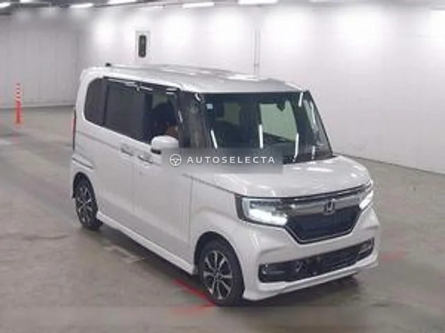 Honda N-BOX Custom 2019, auction grade 4.5