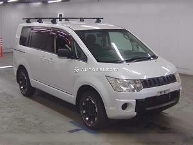 Mitsubishi Delica D:5 2008, auction grade 3.5