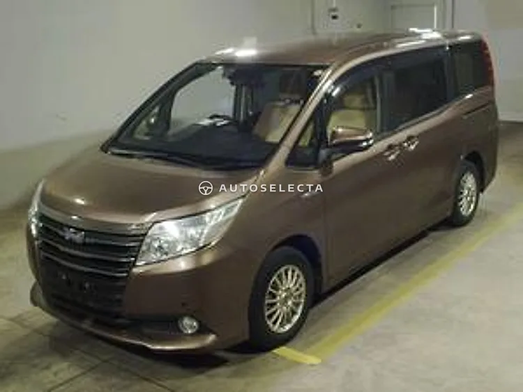 Toyota Noah 2016, photo 1 of 1