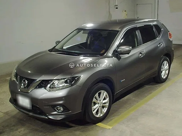 Nissan X-Trail 2016, auction grade 4