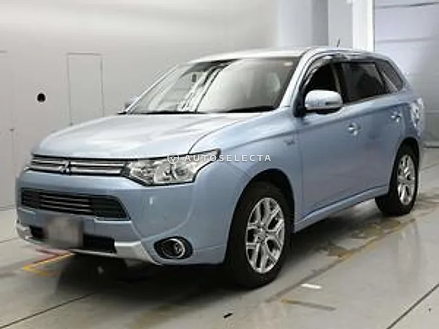 Mitsubishi Outlander PHEV 2014, auction grade 3
