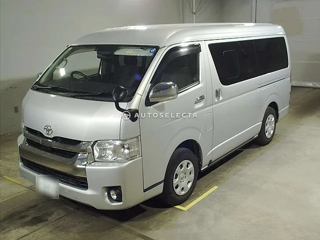 Toyota Hiace Wagon 2020, auction grade 3.5