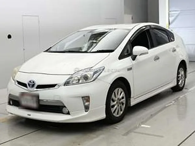Toyota Prius PHV 2013, auction grade 3.5
