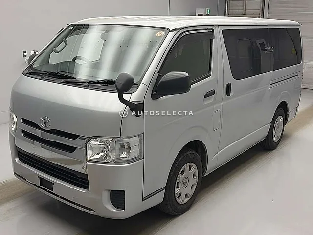 Toyota Hiace Van 2017, auction grade R