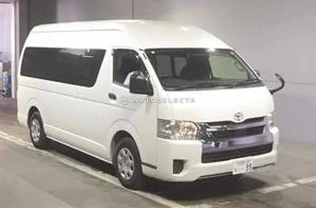 Toyota Hiace Van 2022, auction grade 5
