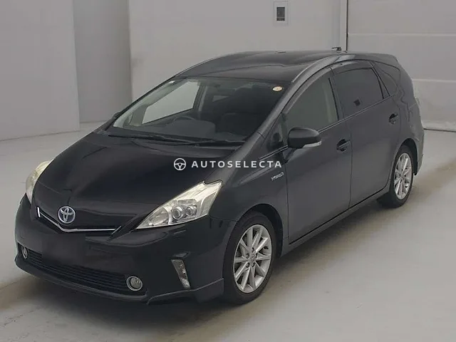Toyota Prius Alpha 2011, auction grade 3.5