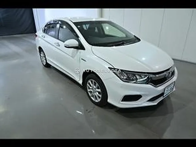 Honda Grace 2018, auction grade 3.5