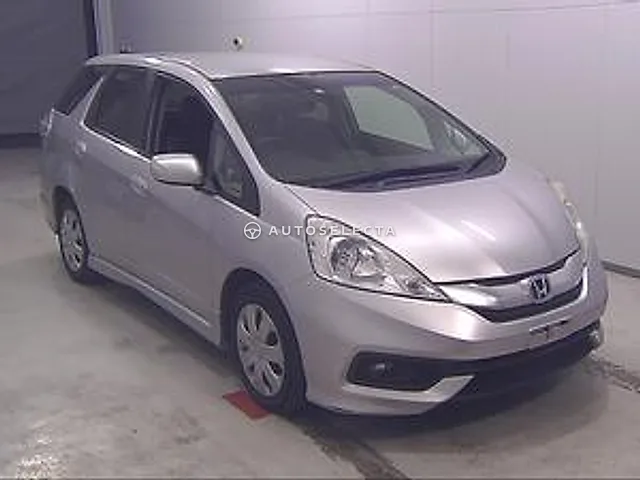 Honda Fit Shuttle 2013, auction grade 3