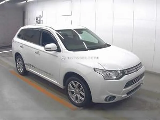 Mitsubishi Outlander PHEV 2014, auction grade 4.5