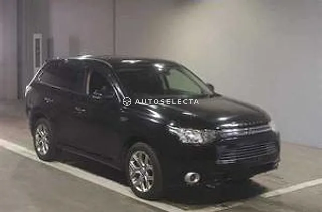 Mitsubishi Outlander PHEV 2014, auction grade 3.5