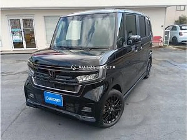 Honda N-BOX Custom 2022, auction grade R