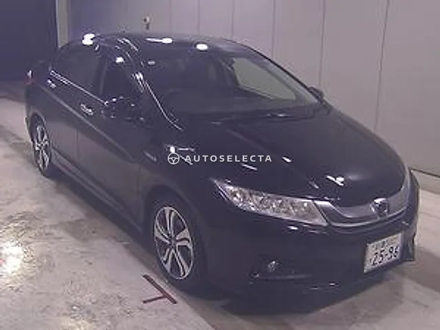 Honda Grace 2014, auction grade 4