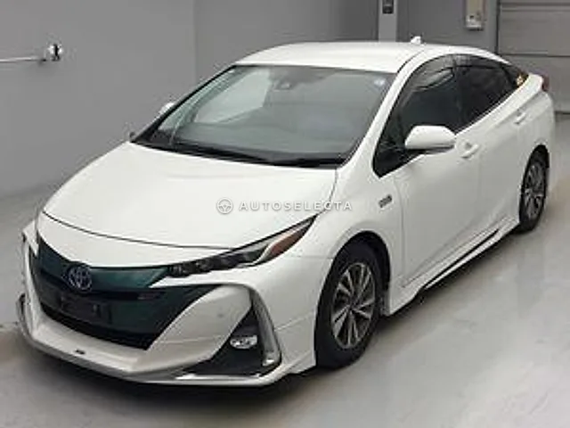 Toyota Prius PHV 2019, auction grade 4