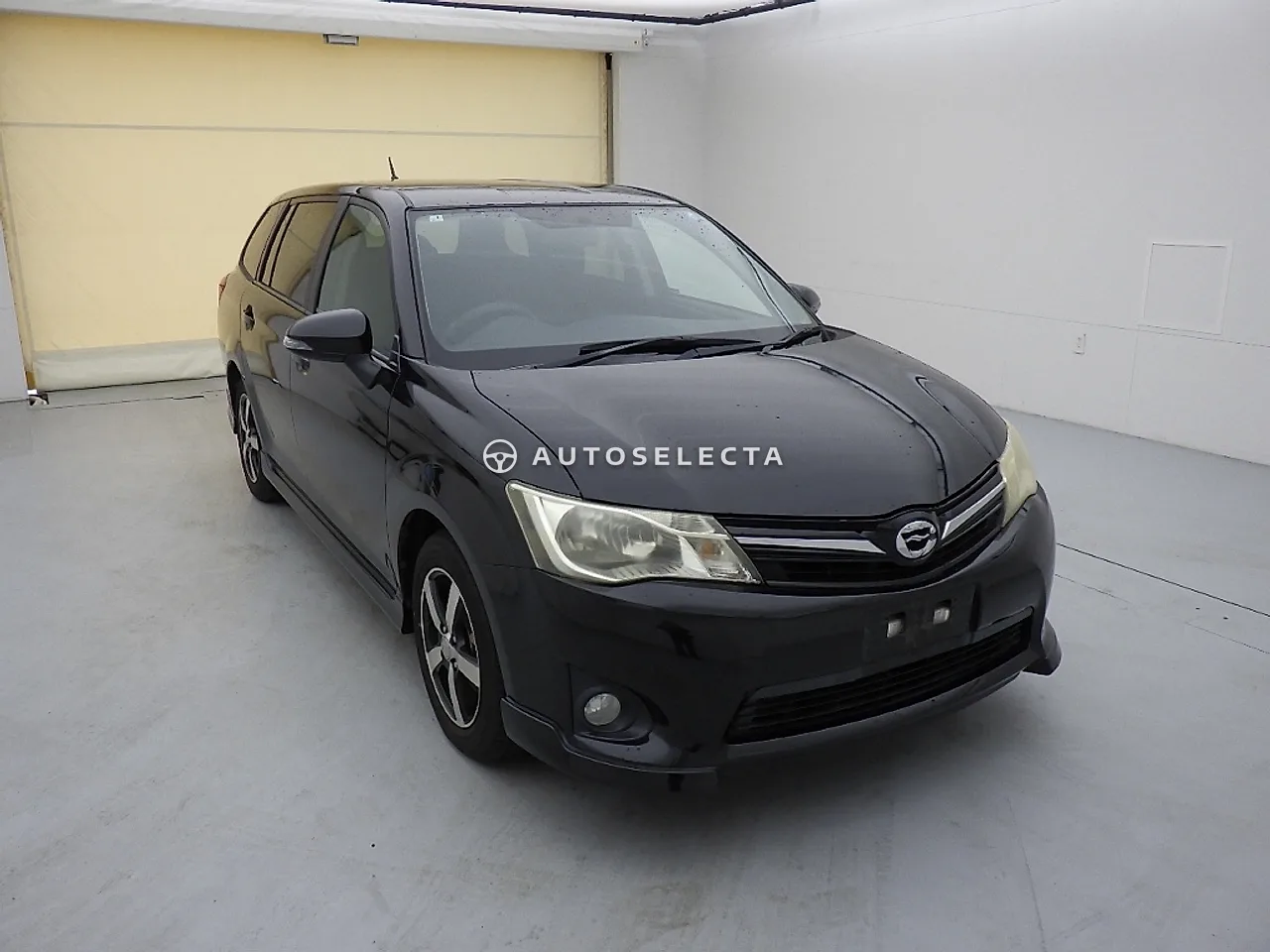 Toyota Corolla Fielder 2013, photo 1 of 1