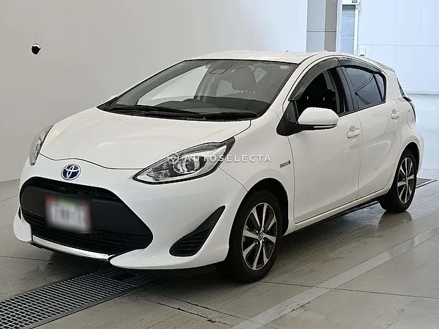 Toyota Aqua 2019, auction grade 4
