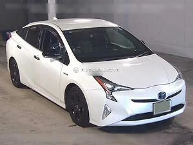 Toyota Prius 2017, auction grade 3.5