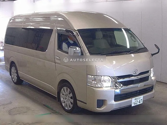 Toyota Hiace Commuter 2021, auction grade 4.5