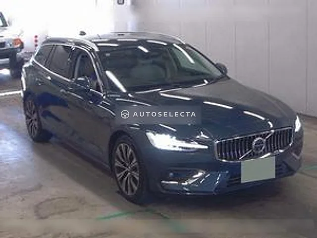 Volvo V60 2025, auction grade 4.5