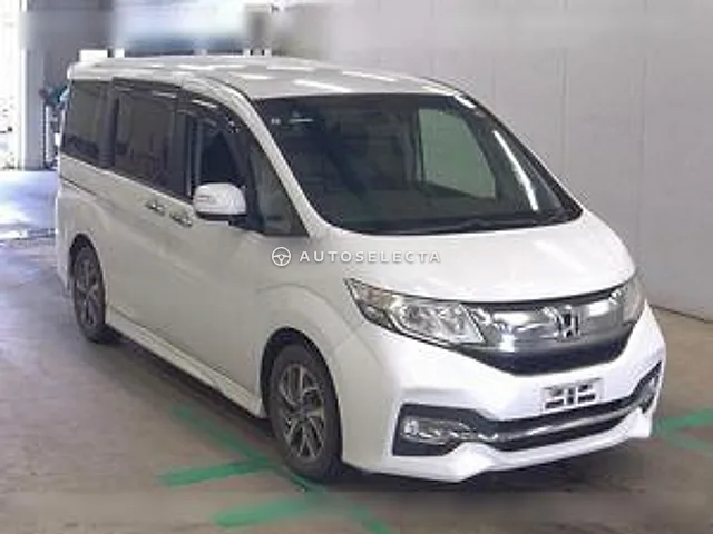 Honda Stepwgn Spada 2017, auction grade 3.5