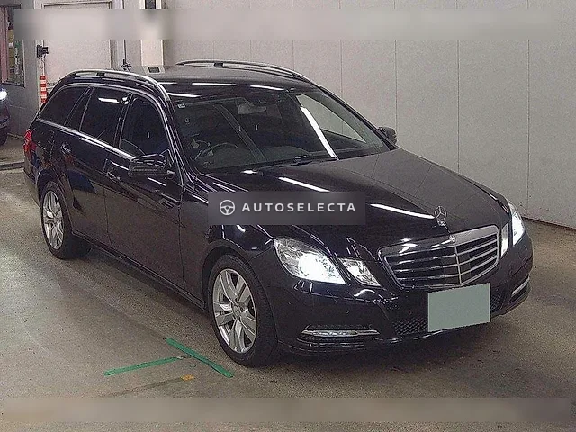 Mercedes-Benz E-Class Station Wagon 2013, auction grade 4.5