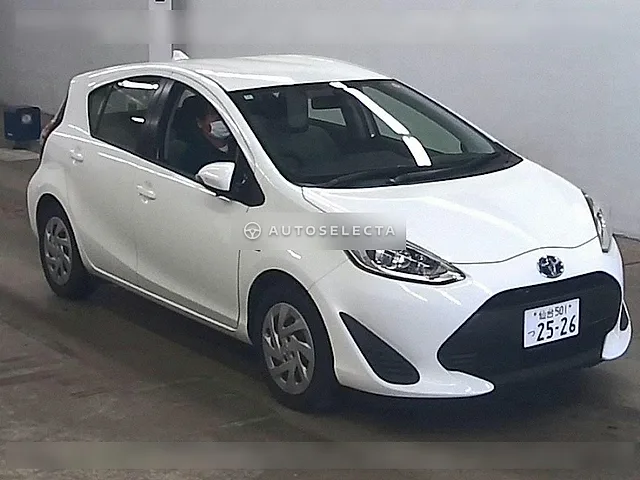 Toyota Aqua 2018, auction grade R