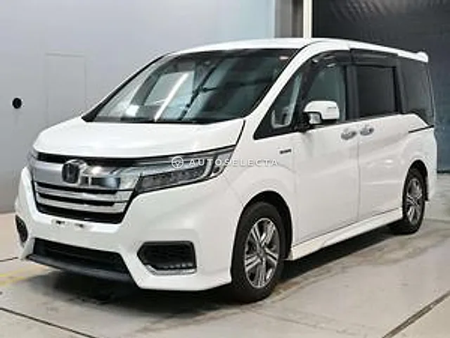 Honda Stepwgn Spada 2017, auction grade 3.5