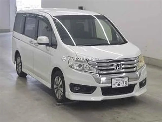 Honda Stepwgn Spada 2015, auction grade 3.5