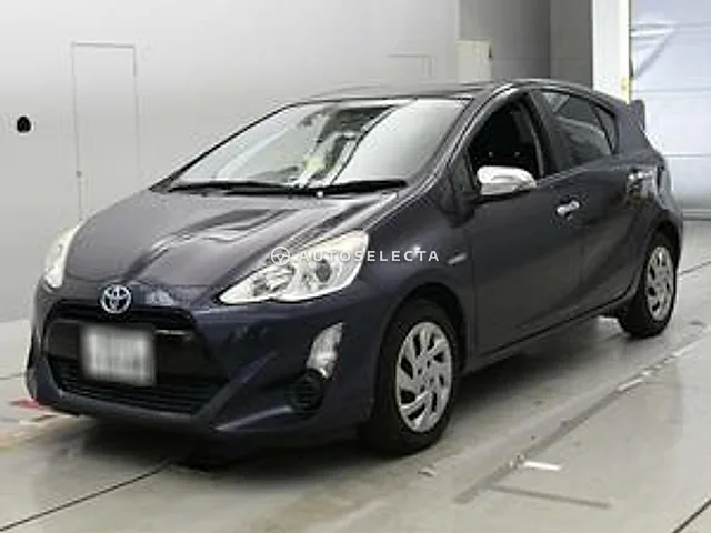 Toyota Aqua 2015, auction grade 3.5