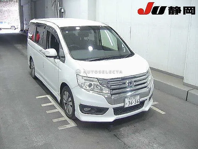 Honda Stepwgn Spada 2013, auction grade 3.5