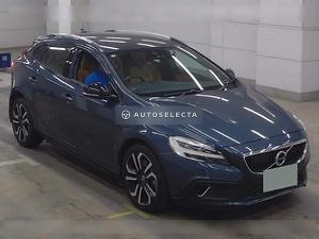 Volvo V40 2017, auction grade 4