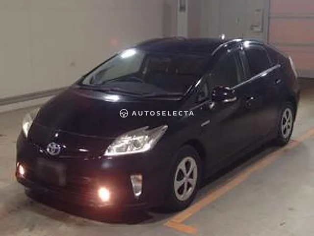 Toyota Prius 2015, auction grade 3.5