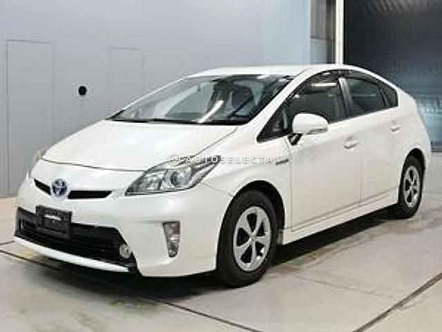 Toyota Prius 2015, auction grade 3.5