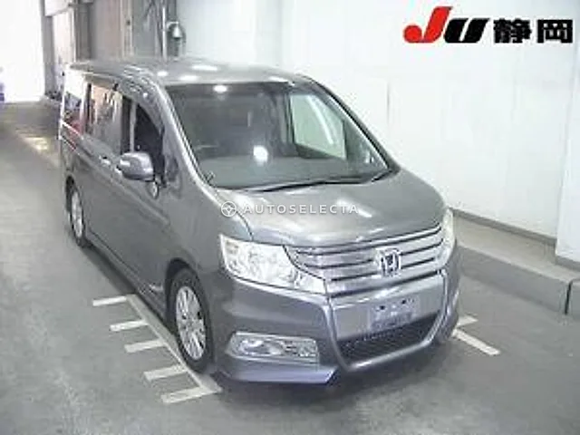Honda Stepwgn Spada 2011, auction grade 3