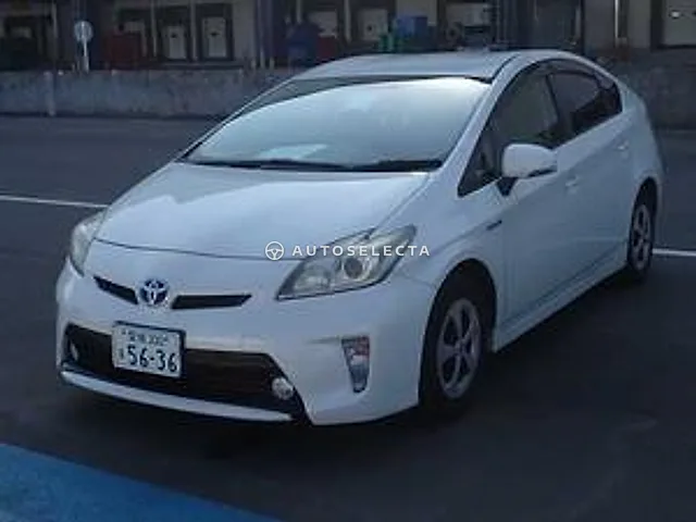 Toyota Prius 2013, auction grade 3.5