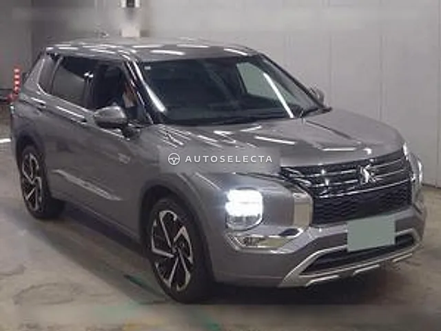 Mitsubishi Outlander PHEV 2022, auction grade 4