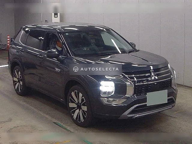 Mitsubishi Outlander PHEV 2025, auction grade 5