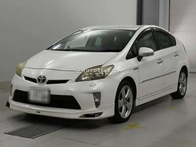 Toyota Prius 2013, auction grade 3.5