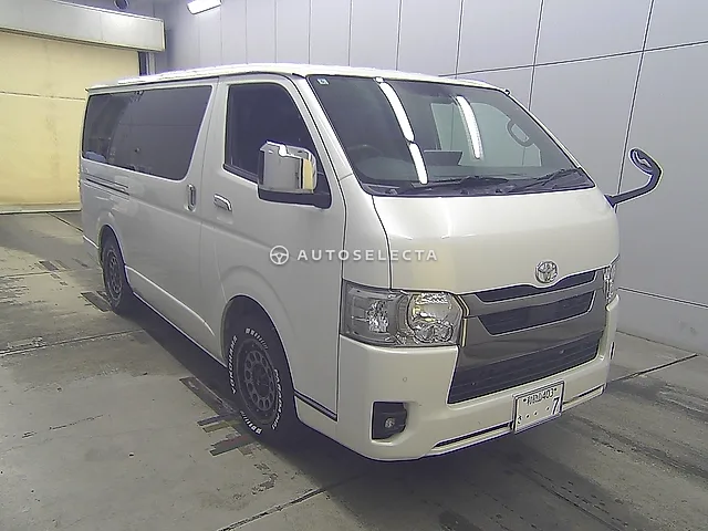 Toyota Hiace Van 2023, auction grade 4.5