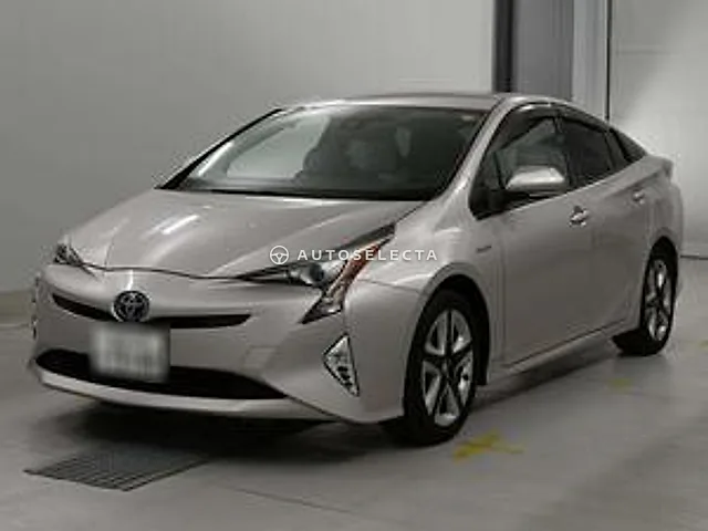 Toyota Prius 2017, auction grade 3.5